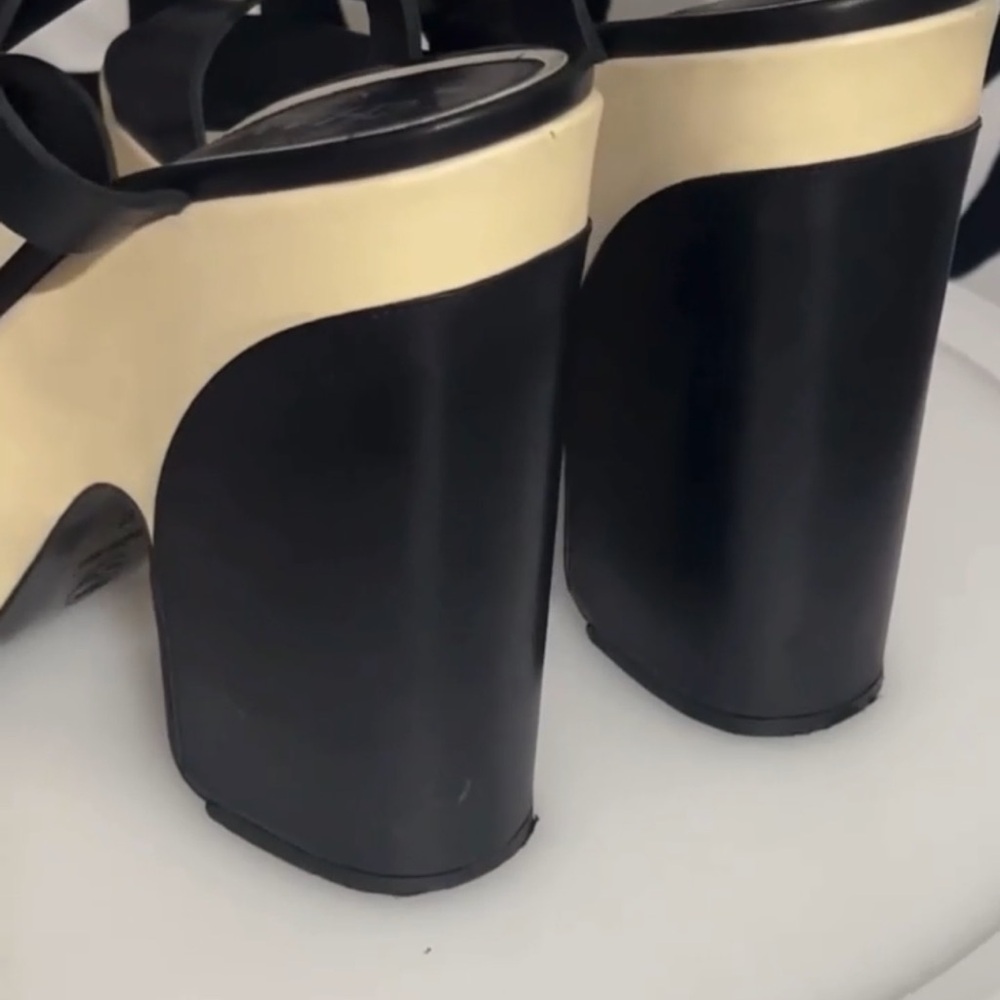 Authentic Chanel black leather signature luxury designer platform sandals sz 9 - Picture 11 of 15